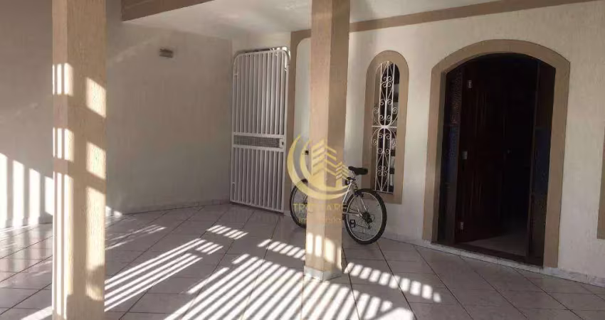 Sobrado com 3 dormitórios à venda por R$ 690.000,00 - Vila Jaboticabeira - Taubaté/SP