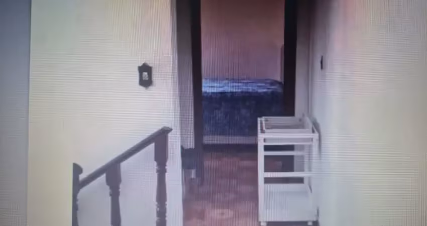 Casa/sobrado amplo a venda no parque são lucas parte de cima: 2 dormitórios 1 sala e 1 banheiro social, varanda