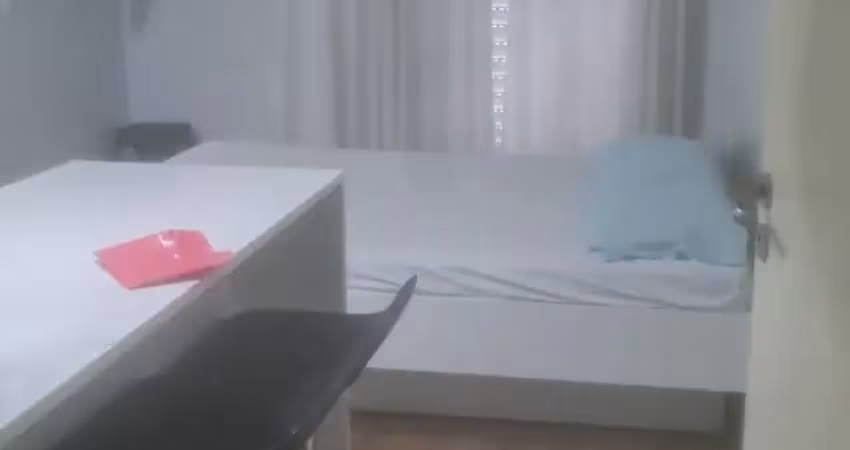 Apartamento mobiliado e com sacada para locação na república