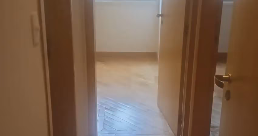 Apartamento com sacada e semi mobiliado para locação no cerqueira césar