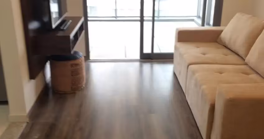 Apartamento mobiliado, varanda e suíte para locação em pinheiros