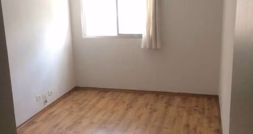 Apartamento amplo com 80 m², com sala, 3 dormitórios com armários, sendo 1 reversível, 2 banheiros