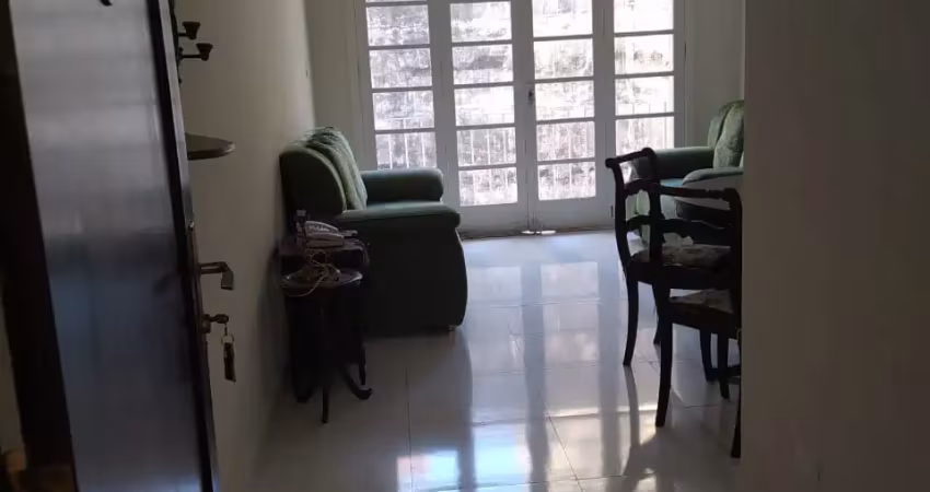Apartamento santa cecília com 73m²,1 dormitório grande com porta balcão que da acesso a uma varanda de 3.5x3.5, sala ampla, banheiro também grande