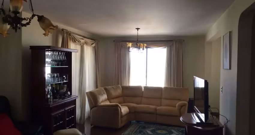 Lindo apartamento em santana com 200 m2., 4 dormitórios, sendo duas suítes, mais 1 banheiro social e 1 lavabo.