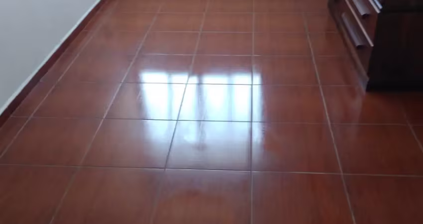 Apartamento no Belém ,no 3º andar, com 55m², 1 quarto, banheiro, condomínio: 170 reais, IPTU: 43 reais, 10 minutos do metrô