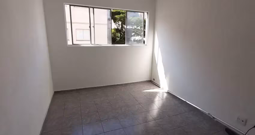 Apartamento no Parque São Lucas com 58mts², 2 dormitórios, 1 vaga, banheiro, IPTU isento, condomínio 450,00 reais, parte hidráulica e elétrica reformadas