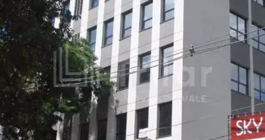 Ótima sala comercial no centro de sjcampos medindo 162,01 metros com 2 banheiros e 2 vagas de garagem.