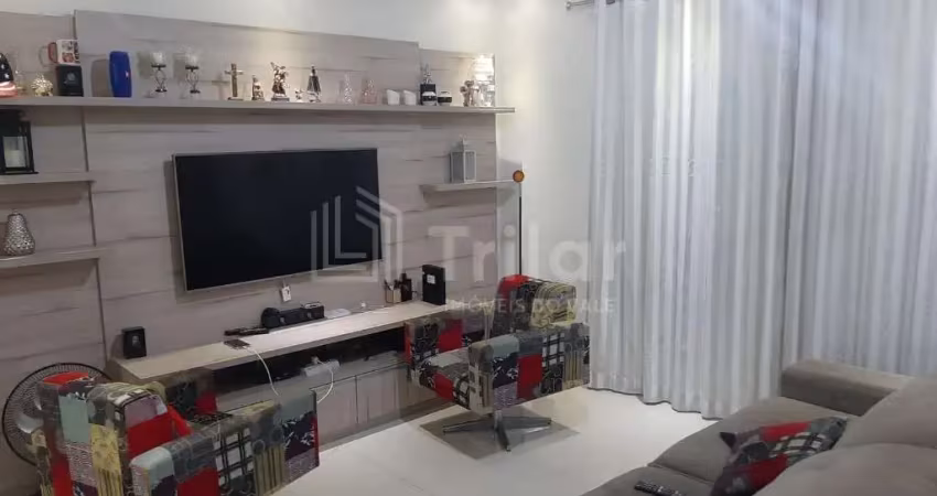 Casa toda reformada e planejada pertinho do sesi com área gourmet e 3 dormitórios com 1 suíte e 3 vagas garagem