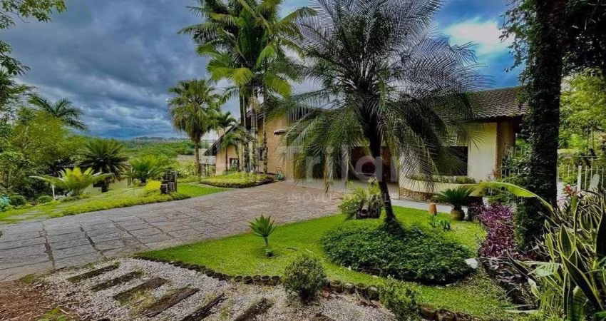 CONDOMÍNIO QUINTA DAS FLORES - LINDA CASA A VENDA