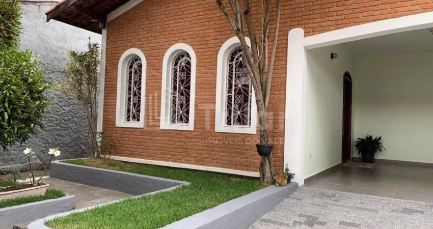 Excelente casa na Vila Industrial - Desocupada!