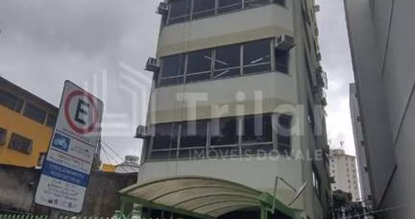 Conjunto Comercial Edificio Alpha Center