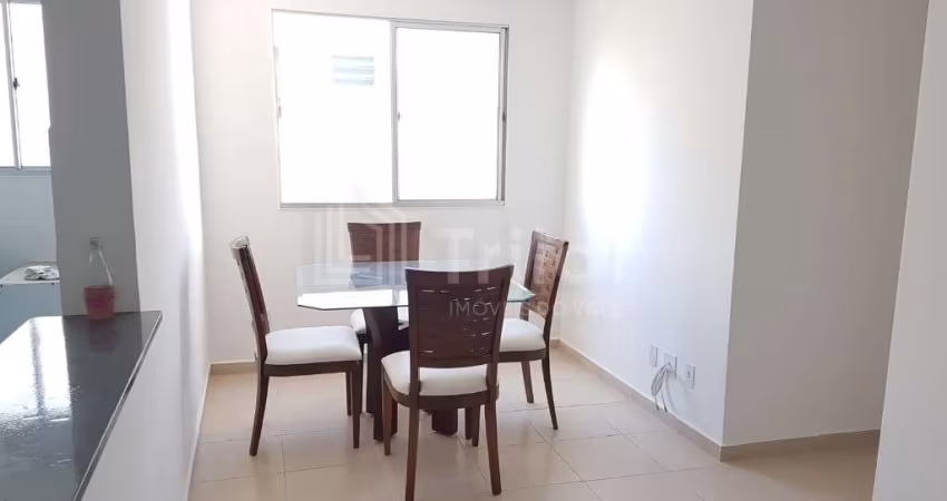 Cobertura duplex mobiliada com área externa de 30 metros e condomínio com lazer