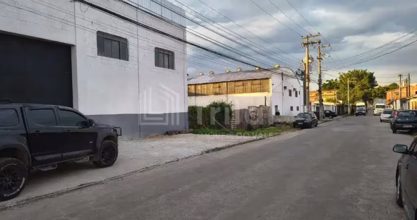 Galpão industrial para locação em são josé dos campos-sp: 4 salas, 4 banheiros, 6 vagas de garagem, 900m² no jardim limoeiro