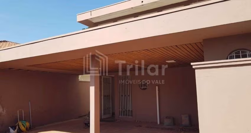LOCAÇÃO - COMERCIAL/RESIDENCIAL - EM EXCELENTE LOCALIZAÇÃO DA VILA BETÂNIA.