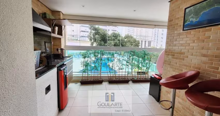 Apartamento alto padrão com acesso a sacada gourmet, 2 dormitórios climatizados sendo 1 suíte, lazer no condomínio - astúrias -guarujá/sp.