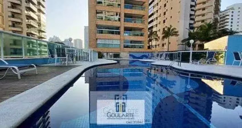 Apartamento alto padrão com acesso a sacada gourmet, 2 dormitórios climatizados sendo 1 suíte, lazer no condomínio - astúrias -guarujá/sp.