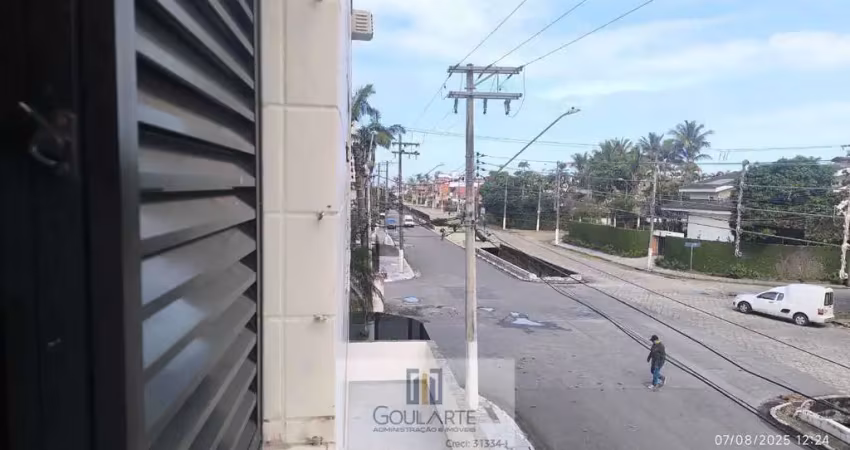 Apartamento à menos de 450m da praia, com 2 dormitórios na praia da enseada - guarujá/sp.