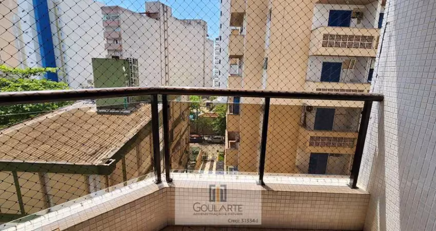 Apartamento com acesso a sacada, 3 dormitórios sendo 1 suíte, lazer no condomínio, à menos de 300 metros do mar na praia das astúrias-guarujá/sp