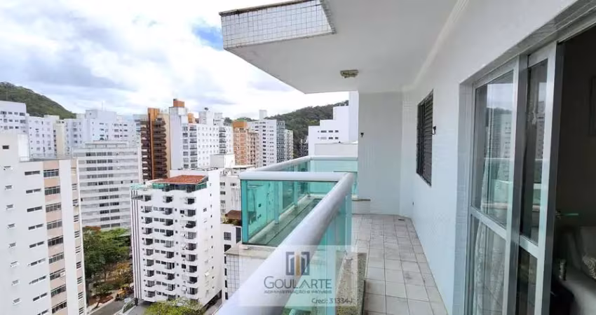 Apartamento alto padrão com acesso a sacada, 3 dormitórios sendo 1 suíte + dormitório de serviço, à menos de 150 metros da praia das pitangueiras-guarujá/sp.