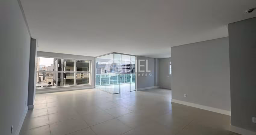 Apartamento com 4 suÍtes e 3 vagas na meia praia!, Meia Praia, Itapema - SC