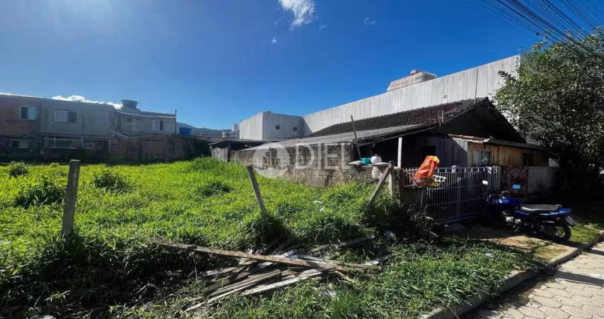 Um belo terreno ao lado de um super mercado!, Morretes, Itapema - SC