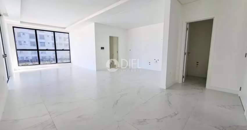 Apartamento 3 suítes na quadra  mar de alto padrão, meia praia, itapema - sc