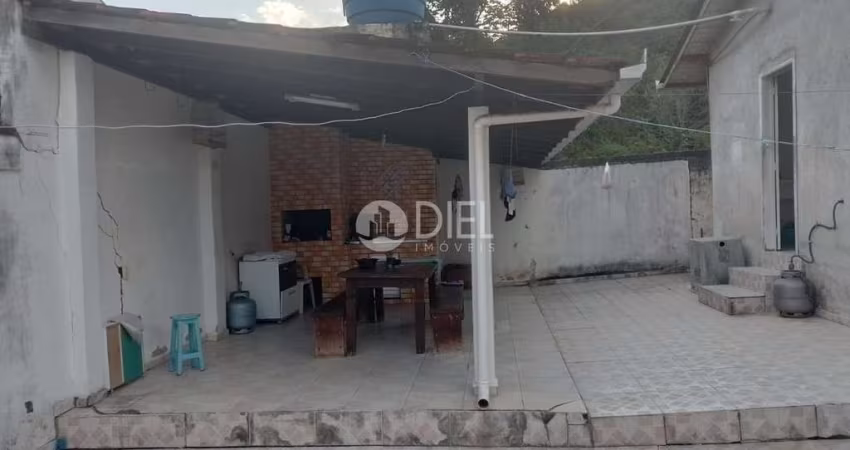 Um Ótimo terreno com uma bela casinha de madeira!, Alto São Bento, Itapema - SC