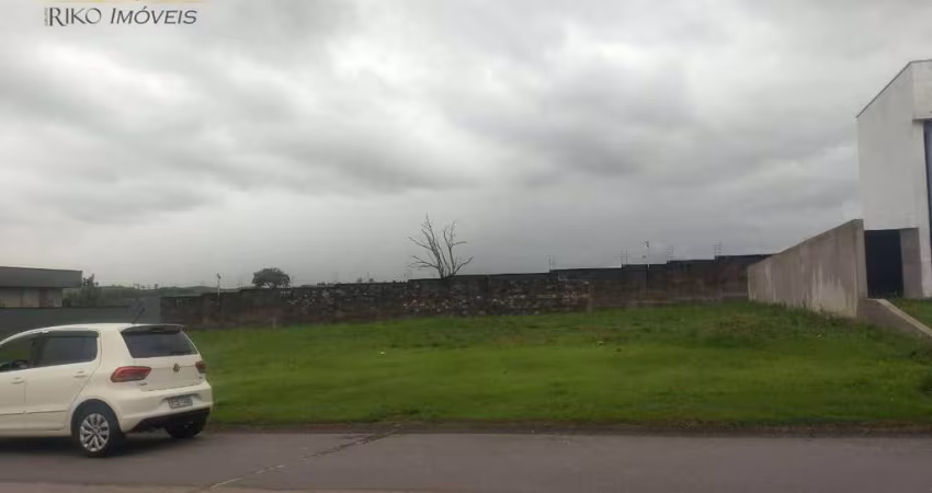Terreno exclusivo em condomínio fechado! Segurança, lazer e qualidade de vida para você e sua família. Venha conhecer! ?? Colinas do Paratehy
