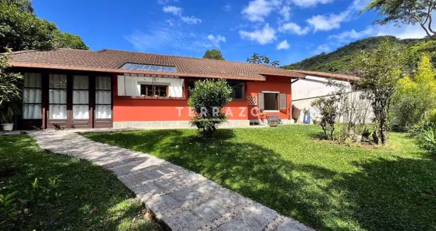 Casa em Condomínio à venda, 4 quartos, 1 suíte, Comary - Teresópolis/RJ