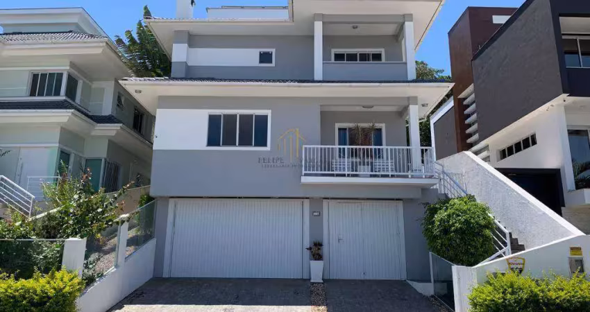 Casa com três suítes no Pedra Branca