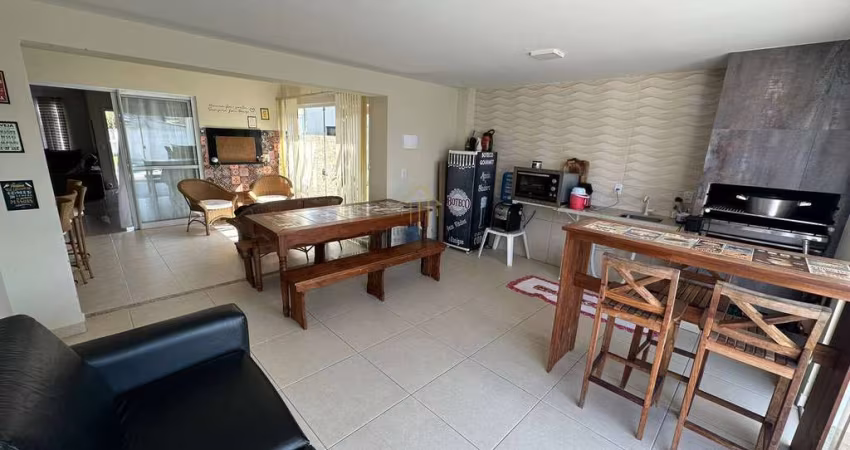 Casa com 4 dormitórios, 1 suíte na Pedra Branca