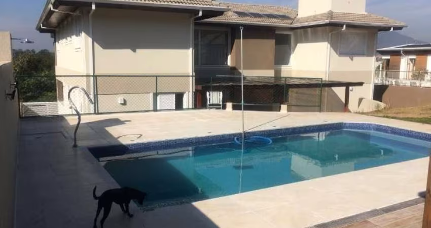Casa à venda em condomínio de alto padrão Porto Atibaia