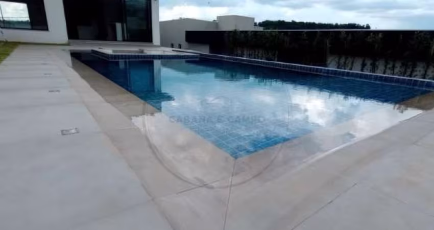 Casa à venda em condomínio nobre Equilíbrium em Atibaia