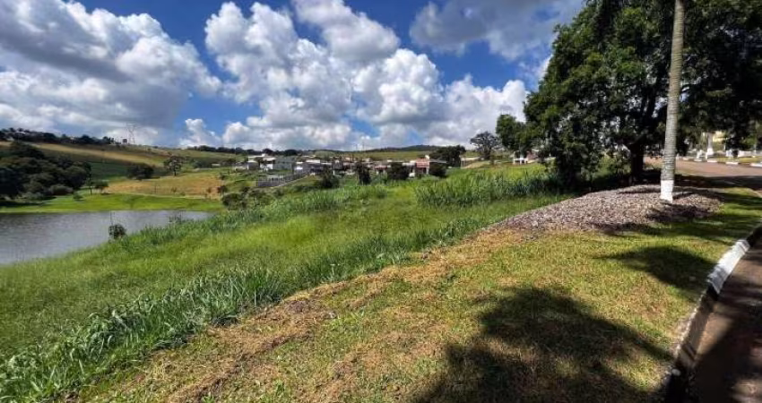 Terreno de 1.800m² em Condomínio à Venda em Atibaia-SP, Bairro Tanque