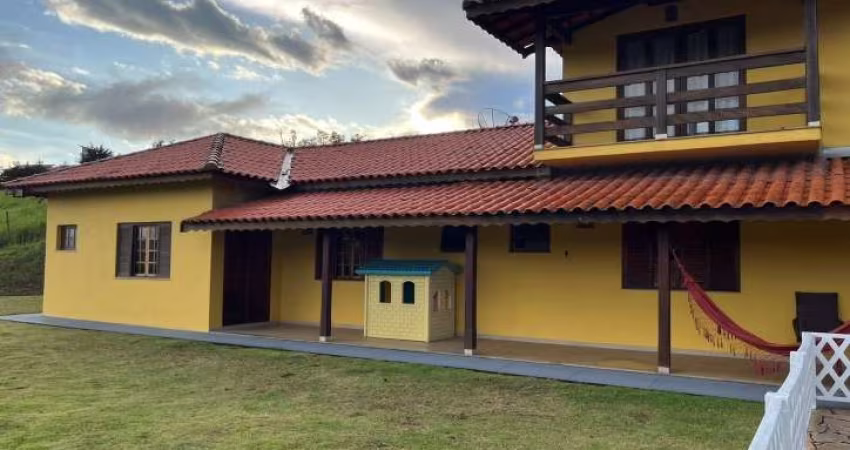 Linda chácara à venda em Piracaia,  terreno de 4100m e acesso para Represa