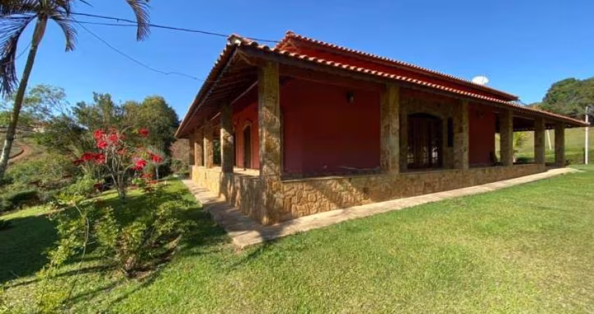 Lindo Sítio à Venda em Piracaia com 48.400m²