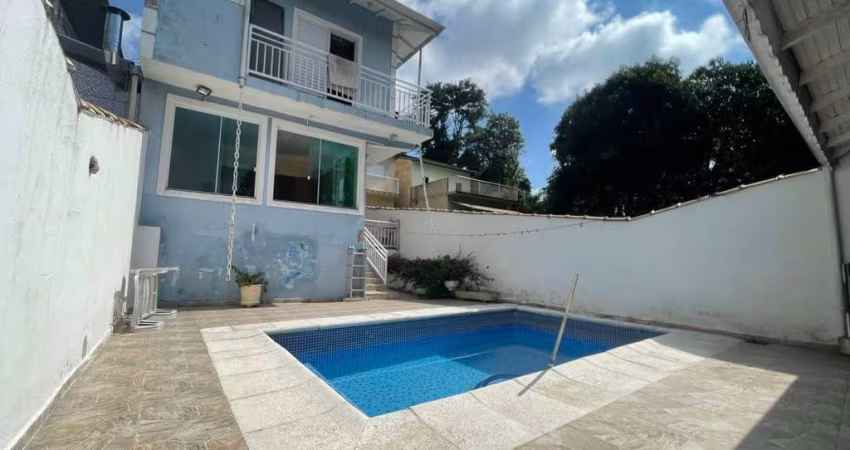 Excelente casa com piscina em Terra Preta - Mairiporã!