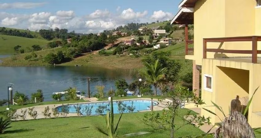 Chácara em Condomínio Fechado na Represa em Piracaia