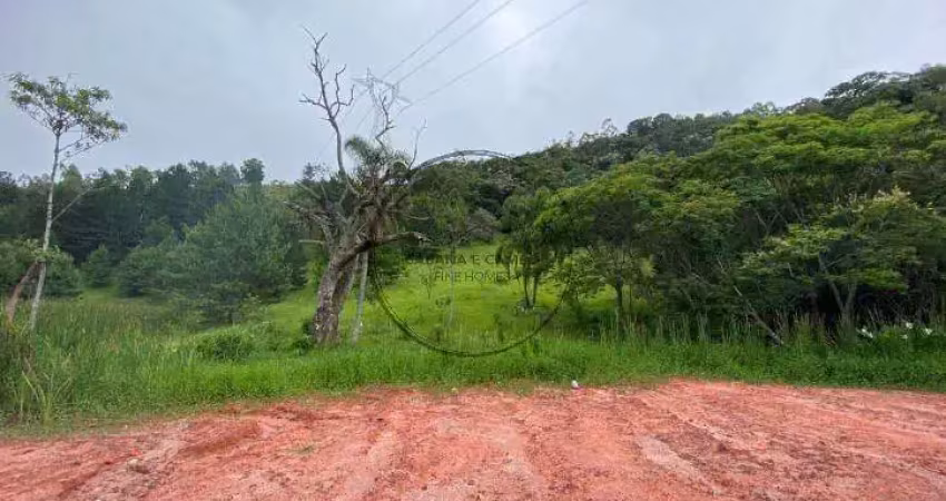 Terreno à venda em piracaia com 3 alqueires (72.600m²), próximo do asfalto