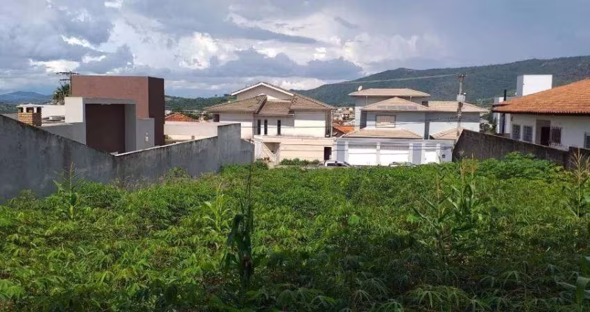 Terreno à venda no Jd. Paulista em Atibaia - Vista para Pedra Grande