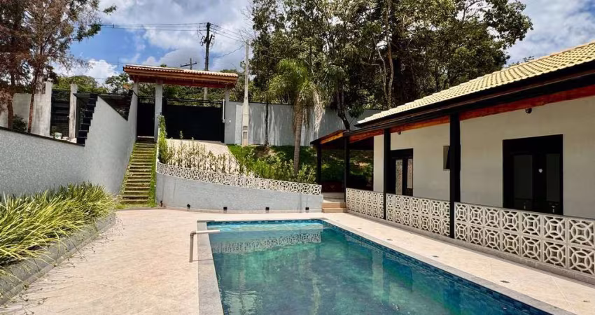 Casa de campo à venda no Jd. Estância Brasil em Atibaia - 544m²