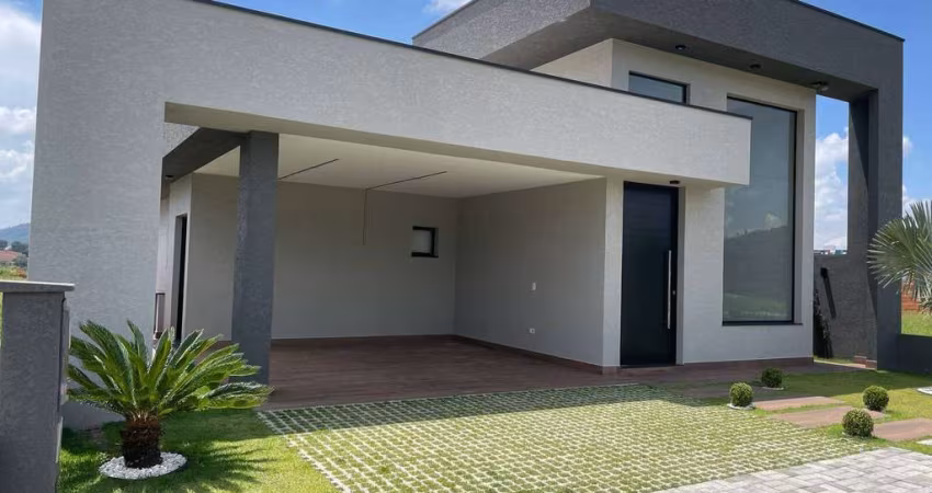 Casa térrea à venda em condomínio fechado Portal Lamis em Atibaia
