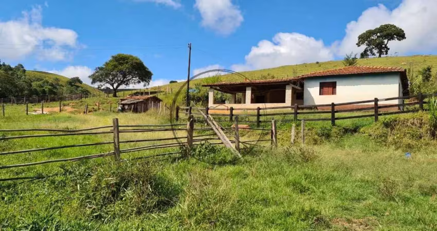 Sítio com 20 alqueires e acesso fácil a rodovia dom pedro i