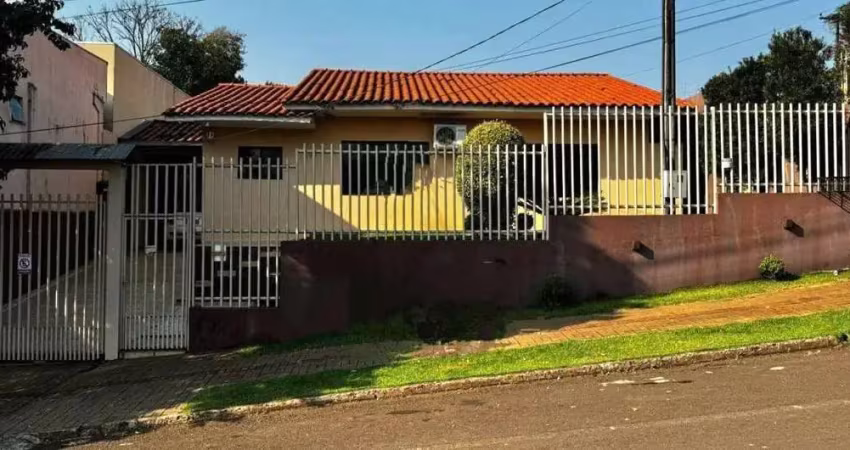 Casa para Venda em Dois Vizinhos, Centro Sul, 4 dormitórios, 1 suíte, 3 banheiros, 2 vagas
