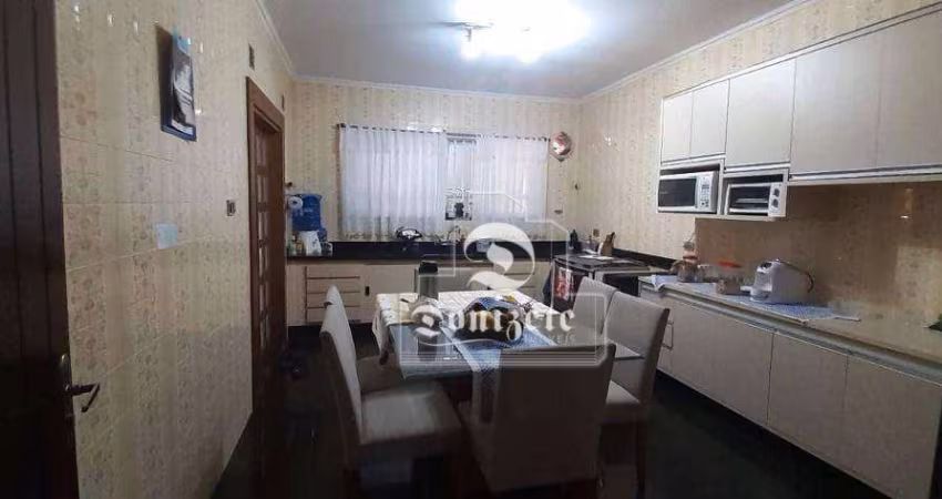 Sobrado com 3 dormitórios à venda, 285 m² por R$ 900.000,00 - Parque São Vicente - Mauá/SP