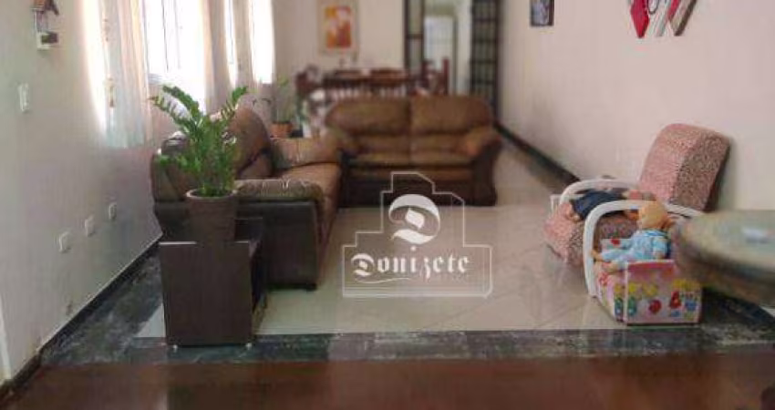 Sobrado com 3 dormitórios à venda, 271 m² por R$ 1.500.000,00 - Campestre - Santo André/SP