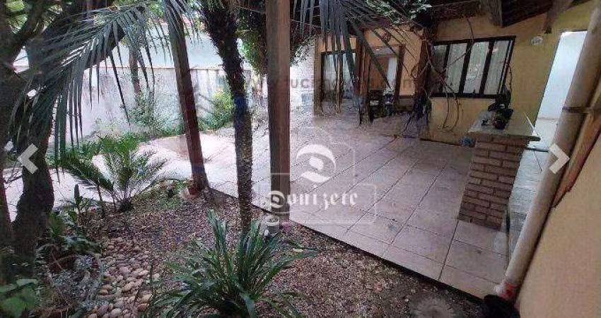Sobrado com 3 dormitórios à venda, 295 m² por R$ 948.000,00 - Jardim - Santo André/SP