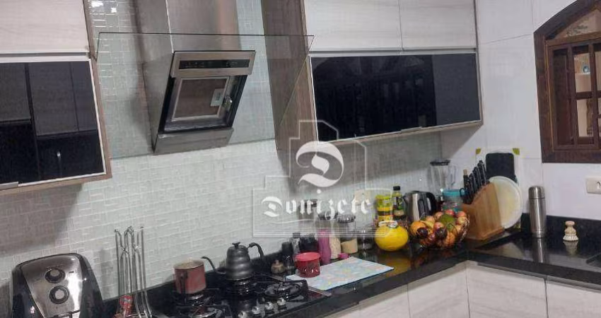 Sobrado com 3 dormitórios à venda, 183 m² por R$ 759.999,99 - Vila Helena - Santo André/SP