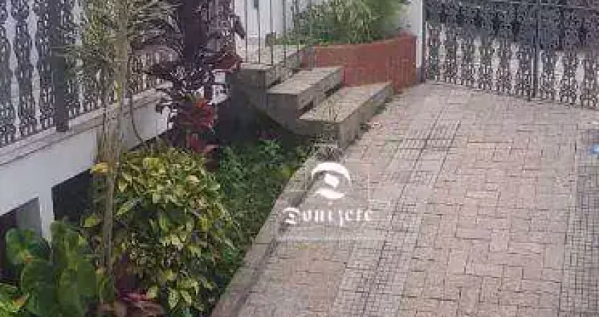 Sobrado com 3 dormitórios à venda, 252 m² por R$ 1.123.000,00 - Campestre - Santo André/SP