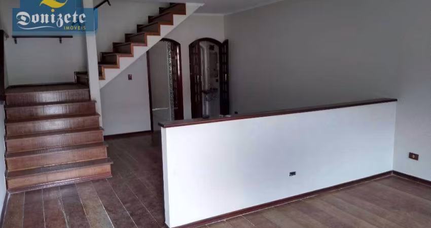 Sobrado com 3 dormitórios, 237 m² - venda por R$ 899.999,90 ou aluguel por R$ 4.897,06/mês - Parque Jaçatuba - Santo André/SP